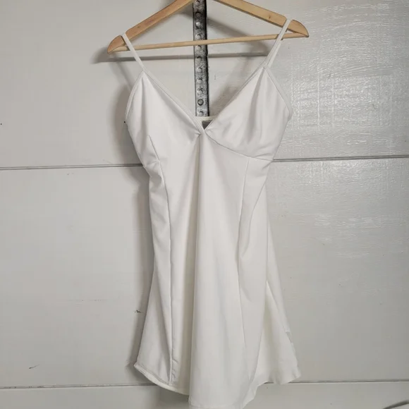 Nike dri fit white mini spaghetti straps fitted summer dress sz Xl 16/18 - Picture 1 of 11